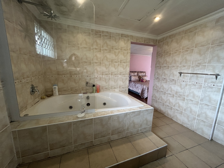 4 Bedroom Property for Sale in Haven Hills Eastern Cape